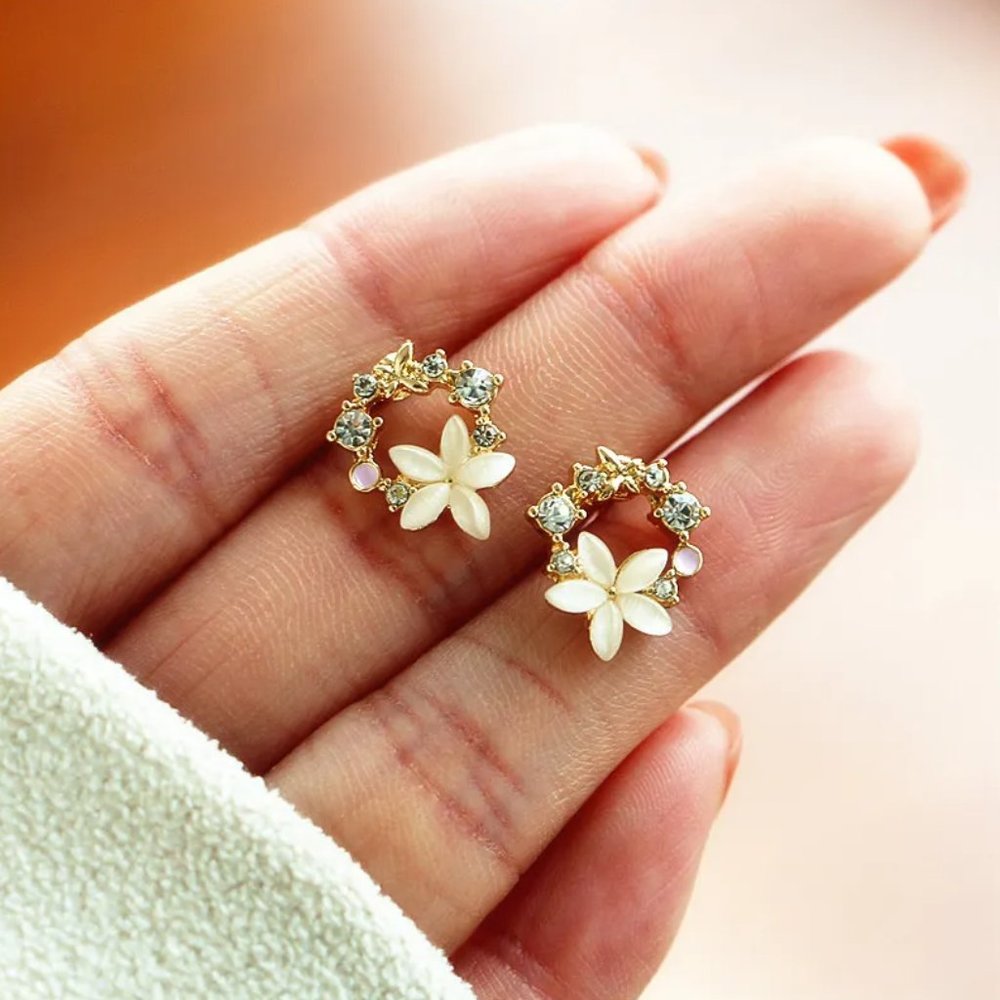 Sweet Coquette White Floral Petal CZ Diamond Circle Rose Gold Stud Earrings NEW - Picture 4 of 8